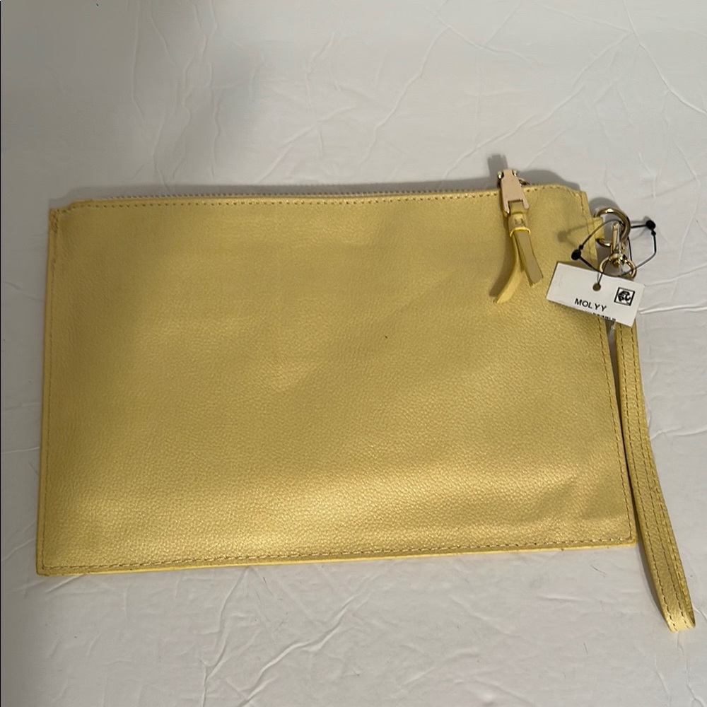 INC International Concepts
Molyy Party Pouch